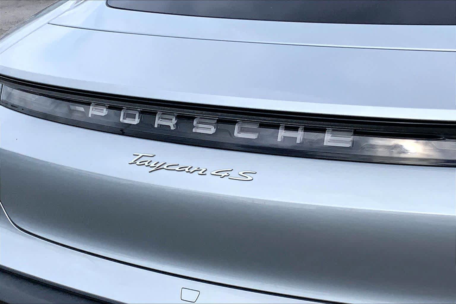 Used 2021 Porsche Taycan 4S w/ Premium Package AWD/4WD image 27