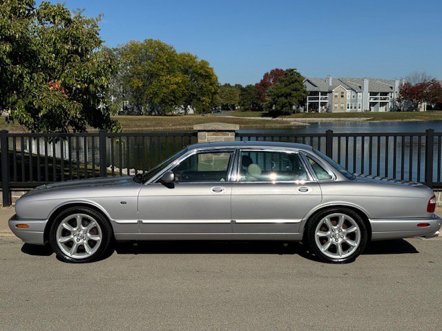 Used 2002 Jaguar XJ8 image 23
