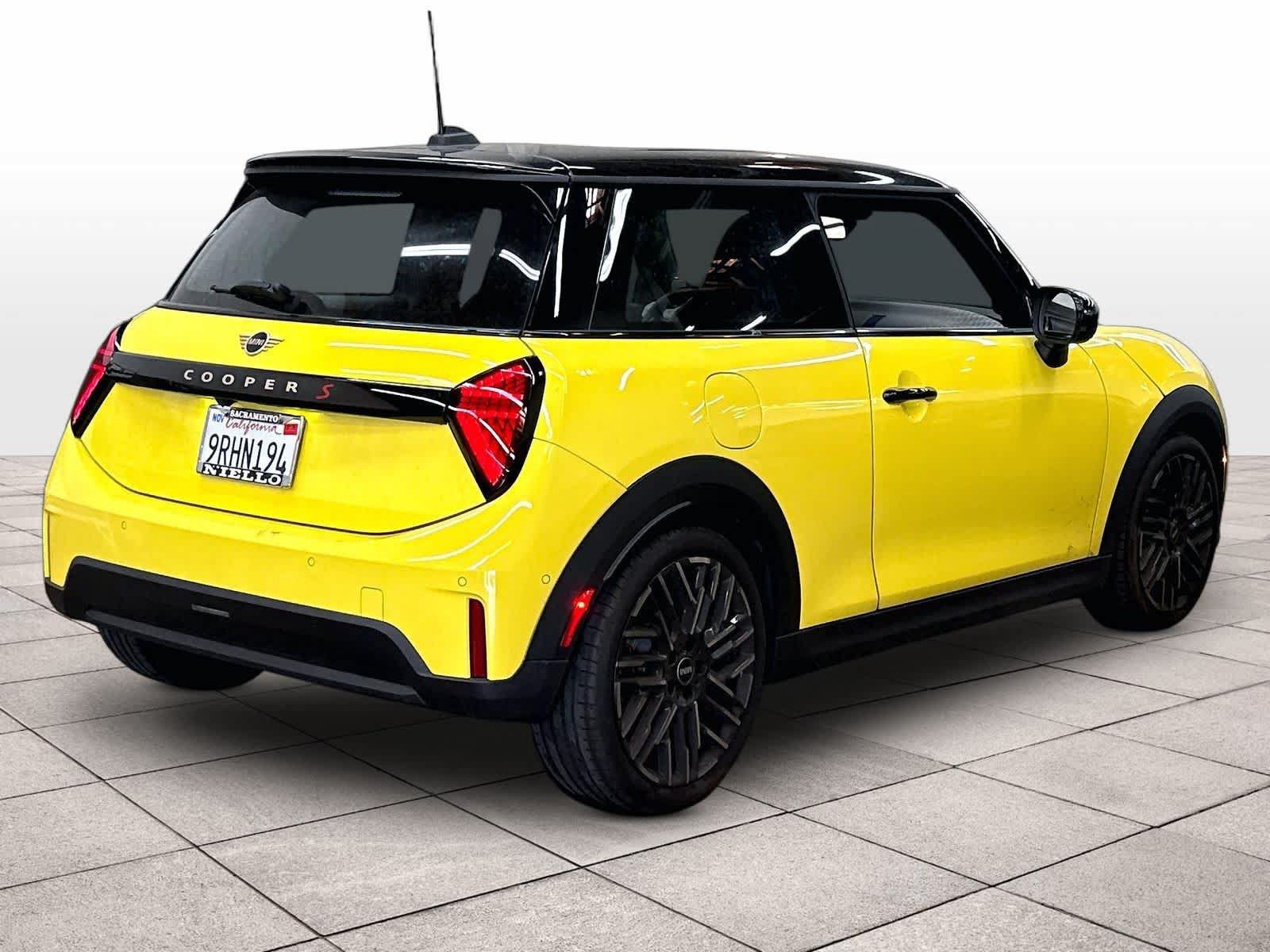 Used 2025 MINI Cooper S FWD image 15