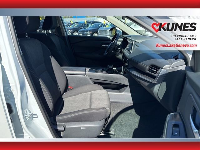 Used 2024 Nissan Rogue SV image 24