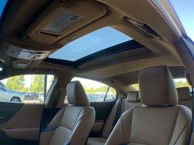 Certified 2025 Lexus ES 300h w/ Premium Package FWD image 22