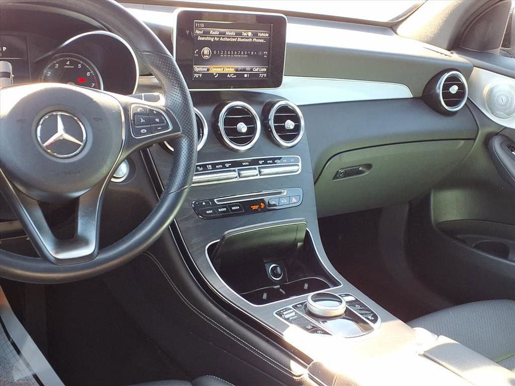 Used 2019 Mercedes-Benz GLC 300 4MATIC image 5