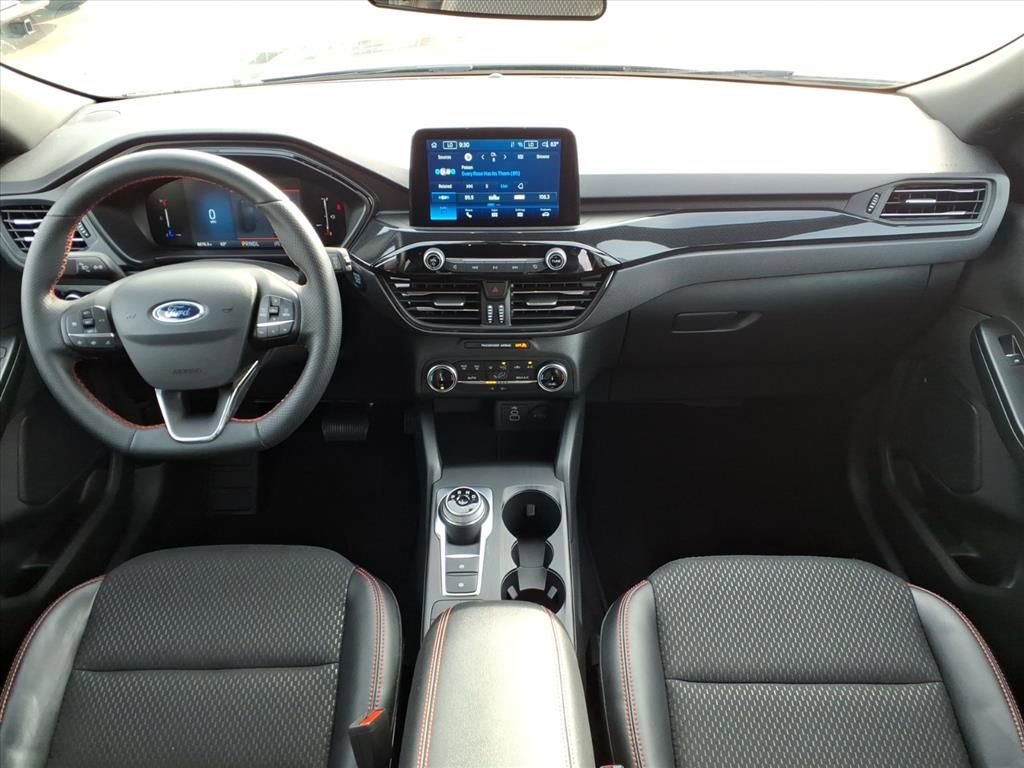 Used 2025 Ford Escape ST-Line image 14