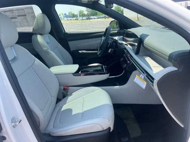 New 2025 Hyundai Tucson Limited image 17