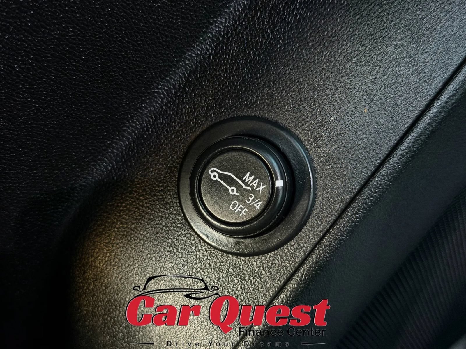 Used 2019 Chevrolet Equinox LT FWD image 28