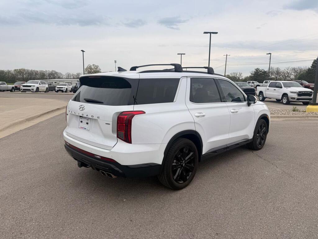 Used 2025 Hyundai Palisade XRT AWD/4WD image 3