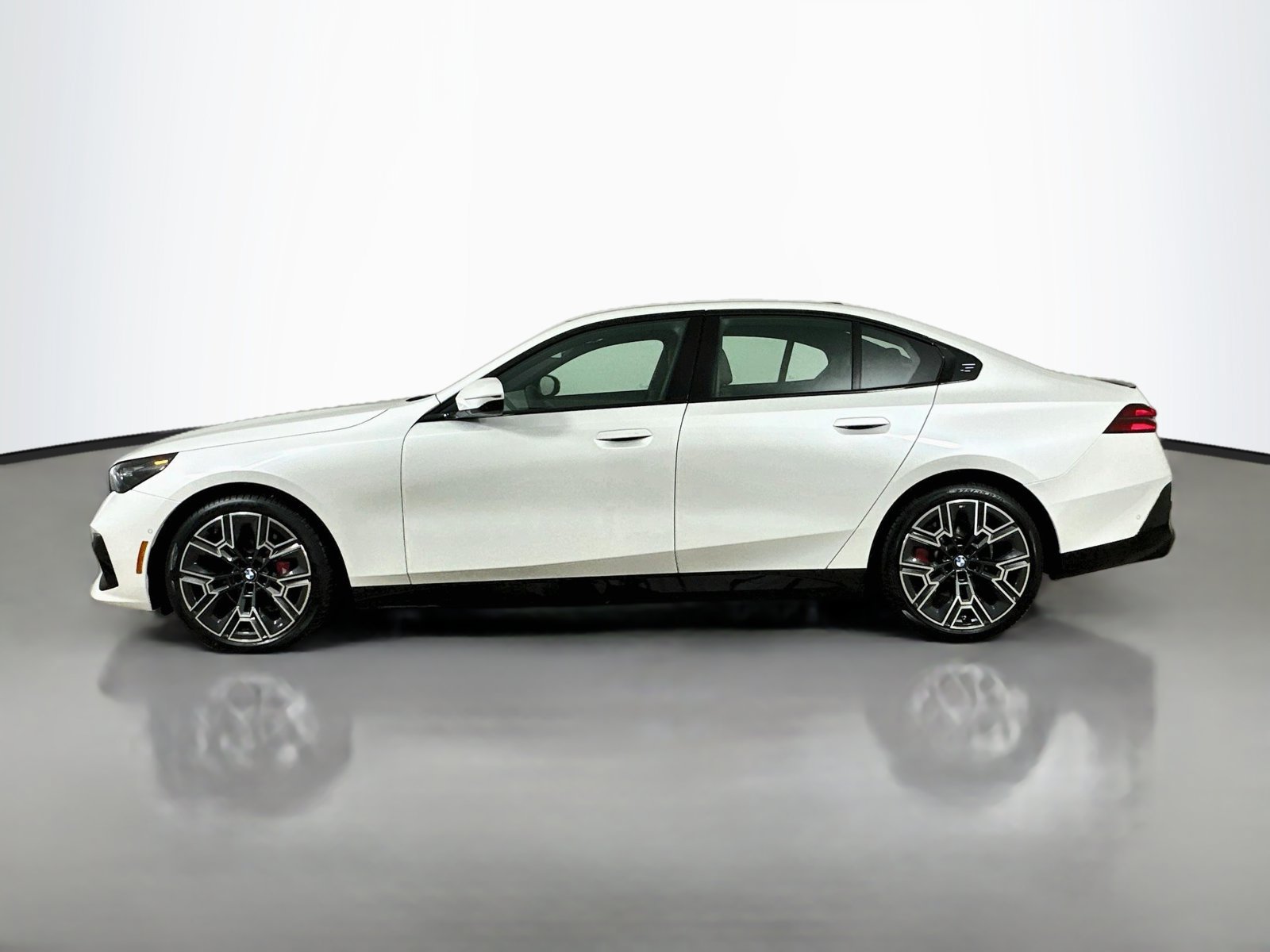 New 2027 BMW 530i xDrive w/ M Sport Package AWD/4WD image 8