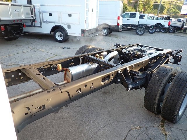 New 2024 Ford F550 4x4 SuperCab Super Duty image 3