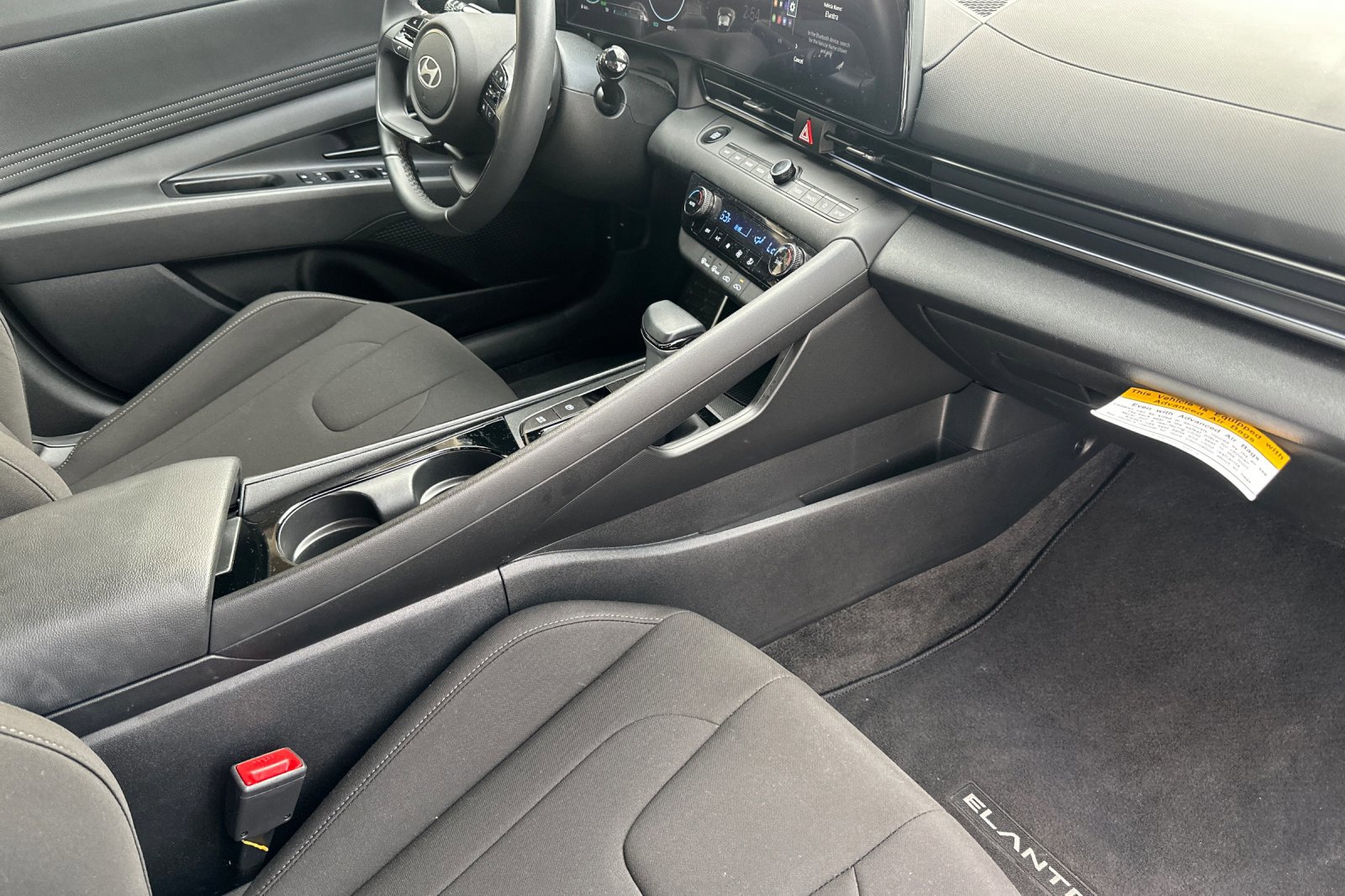 Certified 2025 Hyundai Elantra SEL FWD image 15