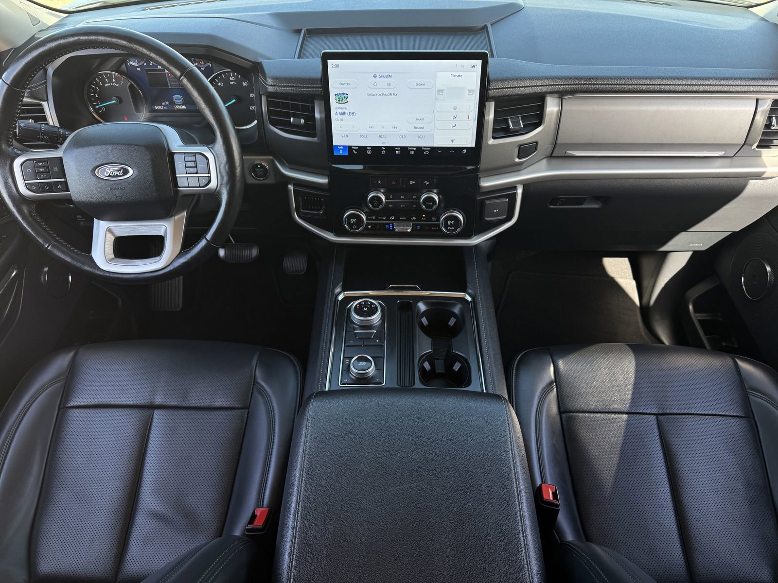 Used 2024 Ford Expedition XLT image 12