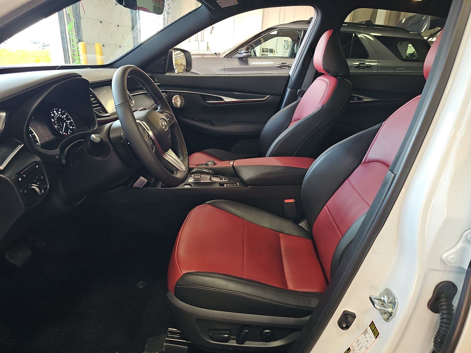 Used 2024 INFINITI QX50 Sport AWD/4WD image 8