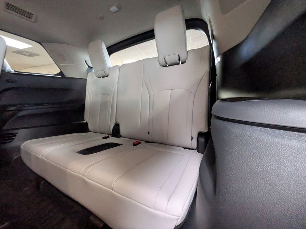 New 2026 INFINITI QX60 Luxe w/ Cargo Package image 15