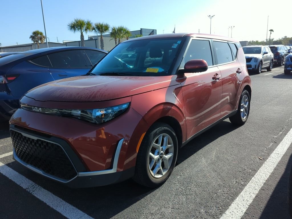 Certified 2023 Kia Soul LX w/ Option Group 015 image 3