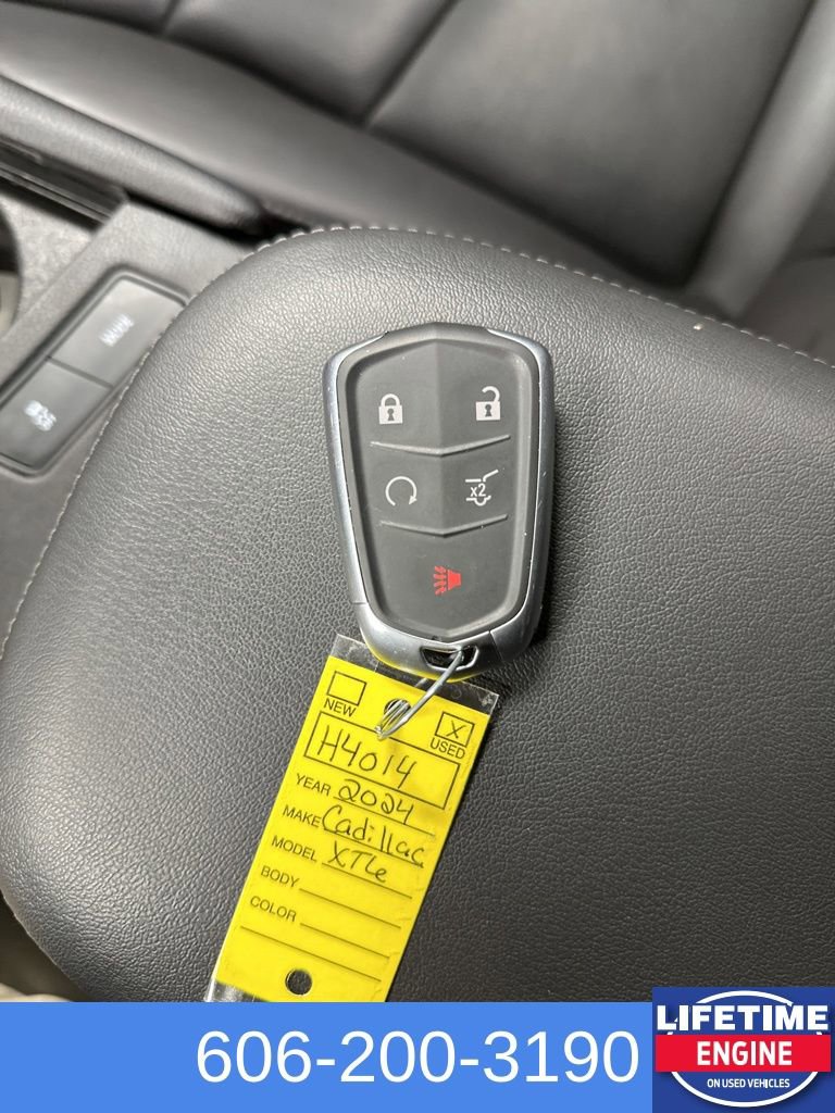 Used 2024 Cadillac XT6 Sport w/ Technology Package image 32