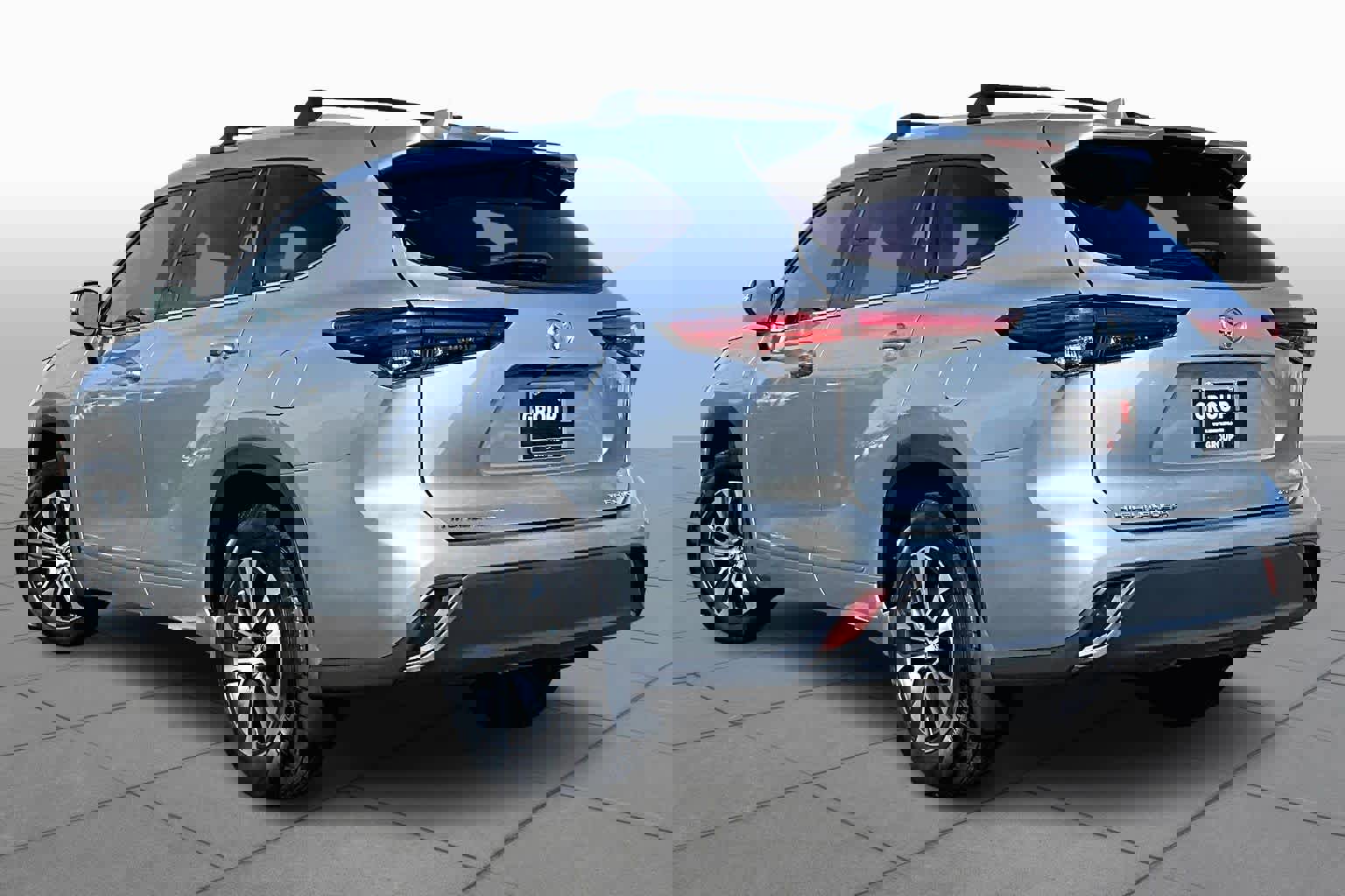 Used 2022 Toyota Highlander XLE image 12