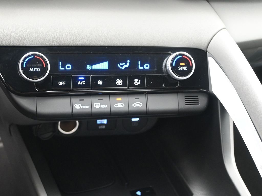 New 2025 Hyundai Elantra Sport image 18