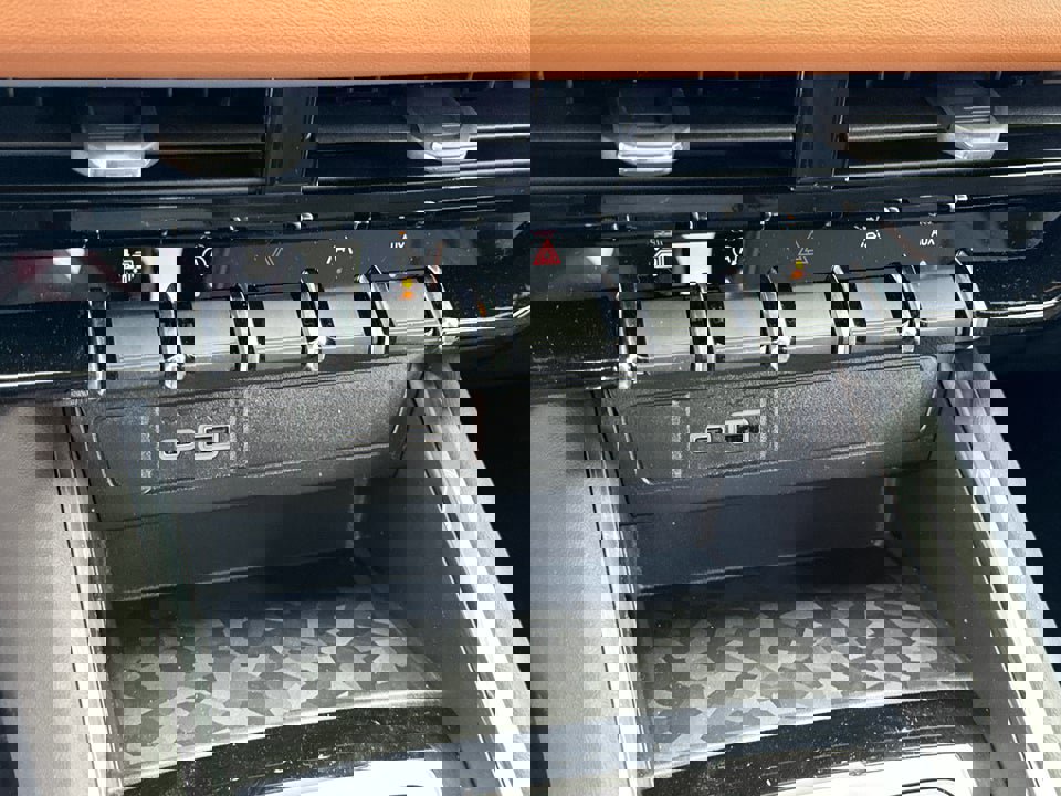 Used 2025 GMC Canyon AT4 image 27