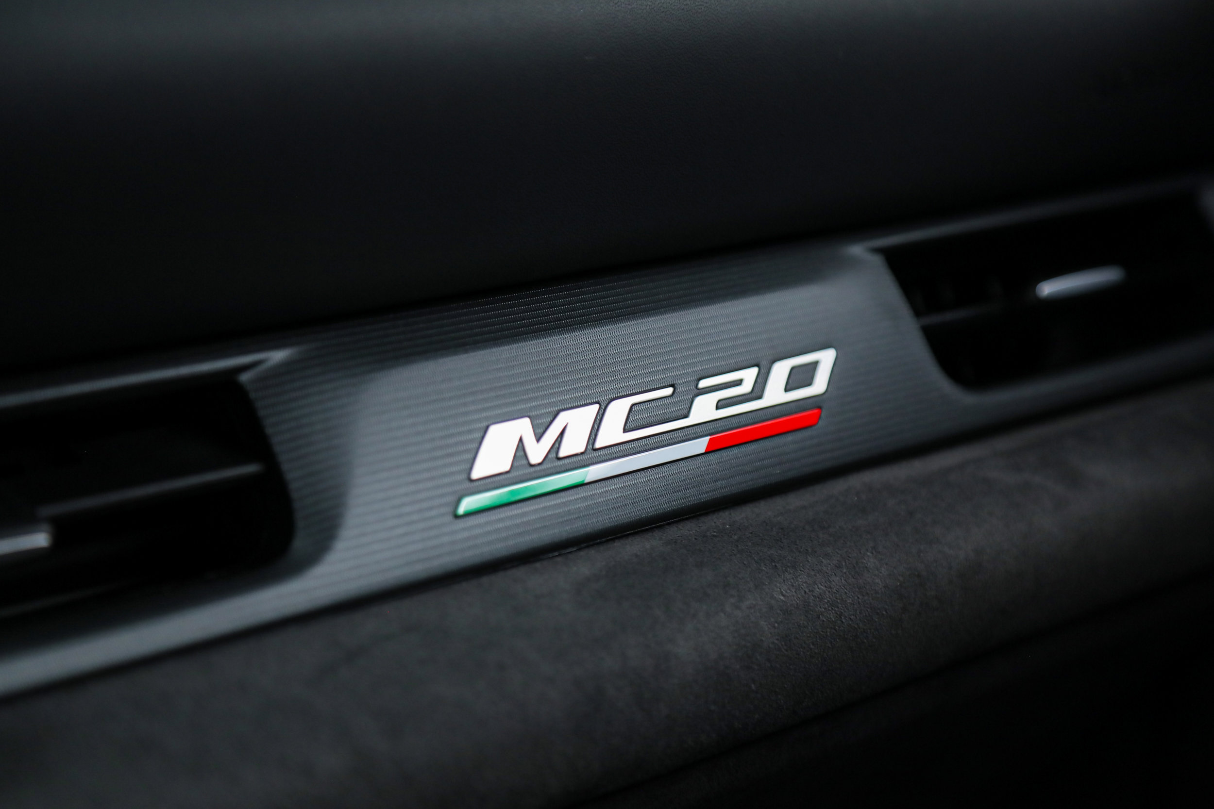 Certified 2022 Maserati MC20 Coupe RWD image 31