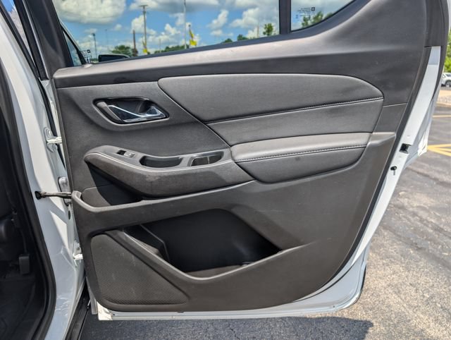 Used 2023 Chevrolet Traverse LT FWD image 18