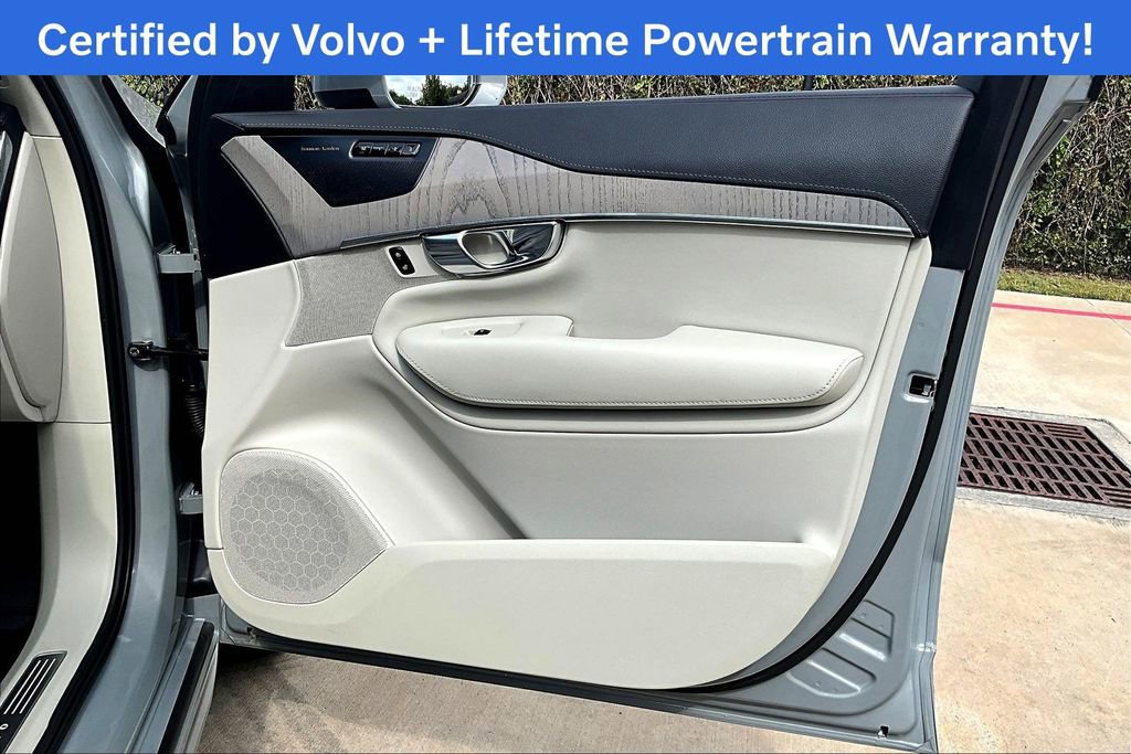 Used 2025 Volvo XC90 B6 Ultra w/ Protection Package image 25
