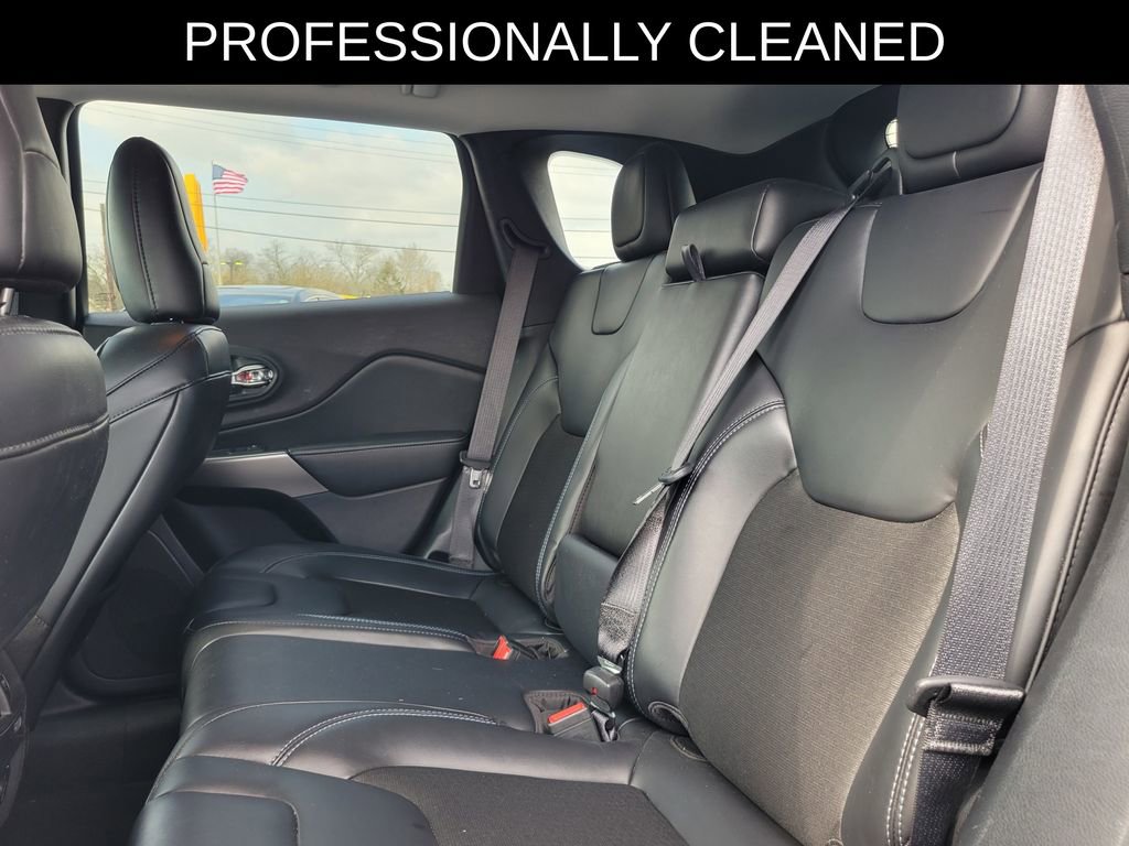 Used 2020 Jeep Cherokee Latitude Plus w/ Comfort/Convenience Group image 12