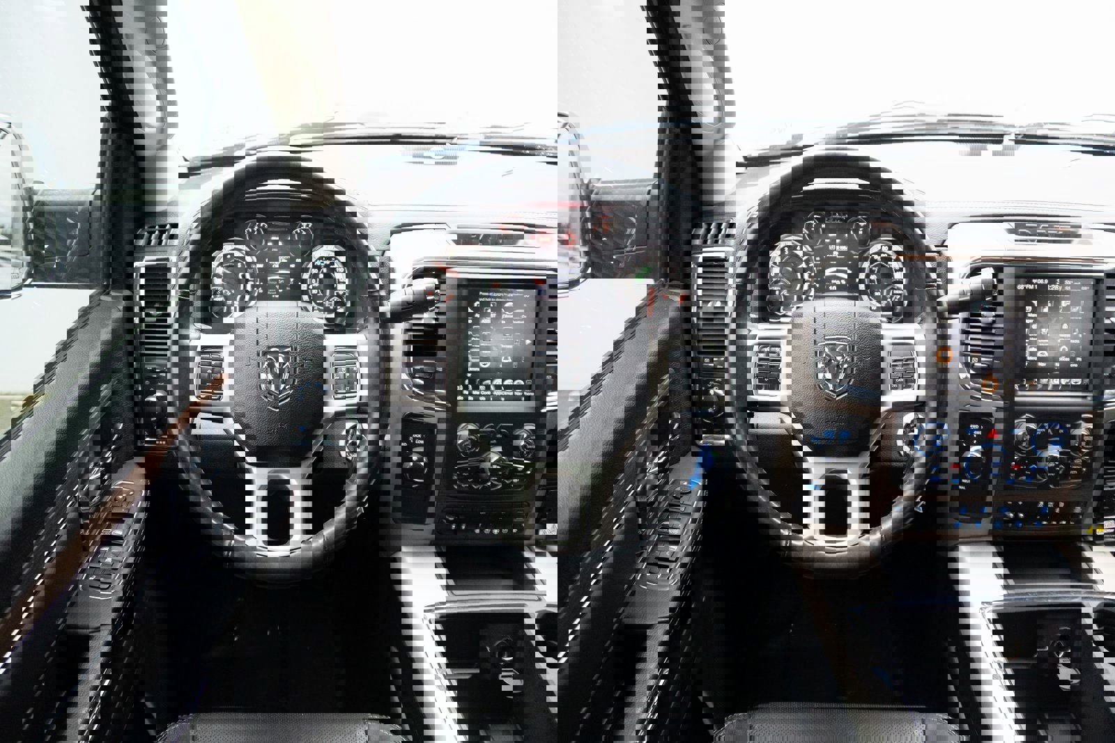 Used 2013 RAM 2500 Laramie image 2