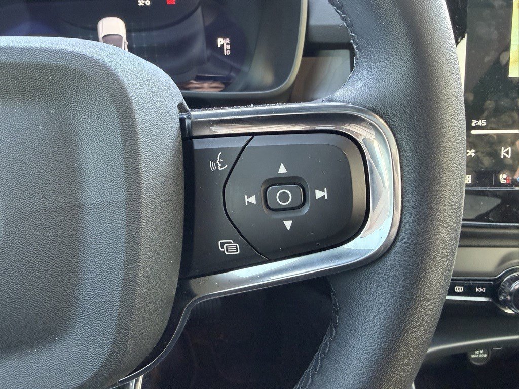 Used 2022 Volvo C40 P8 Recharge Ultimate image 15