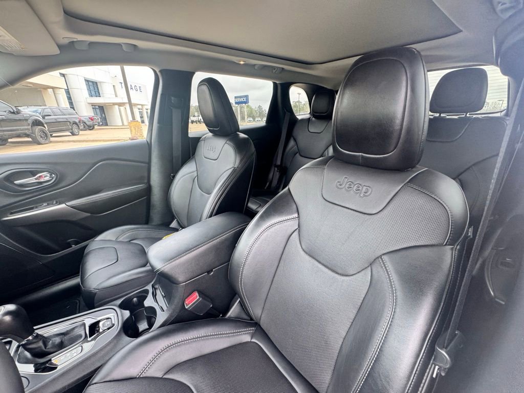 Used 2022 Jeep Cherokee Limited w/ Elite Package image 10