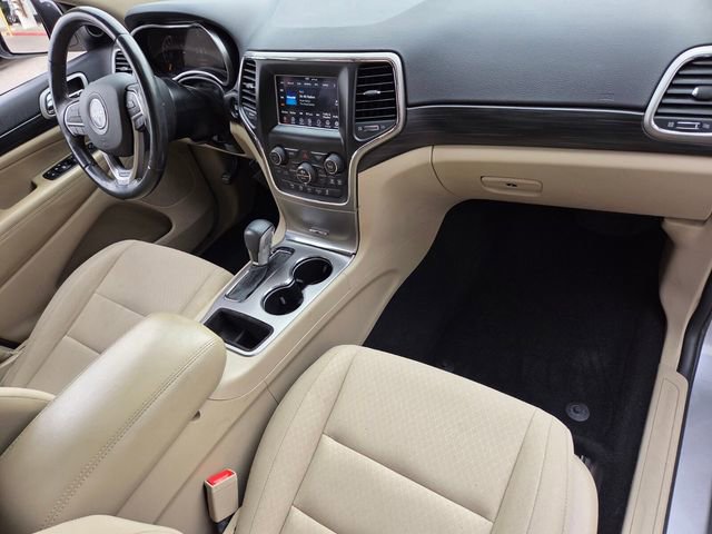 Used 2019 Jeep Grand Cherokee Laredo image 16