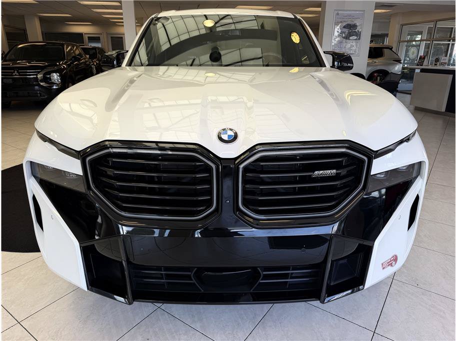 Used 2023 BMW XM AWD/4WD image 2