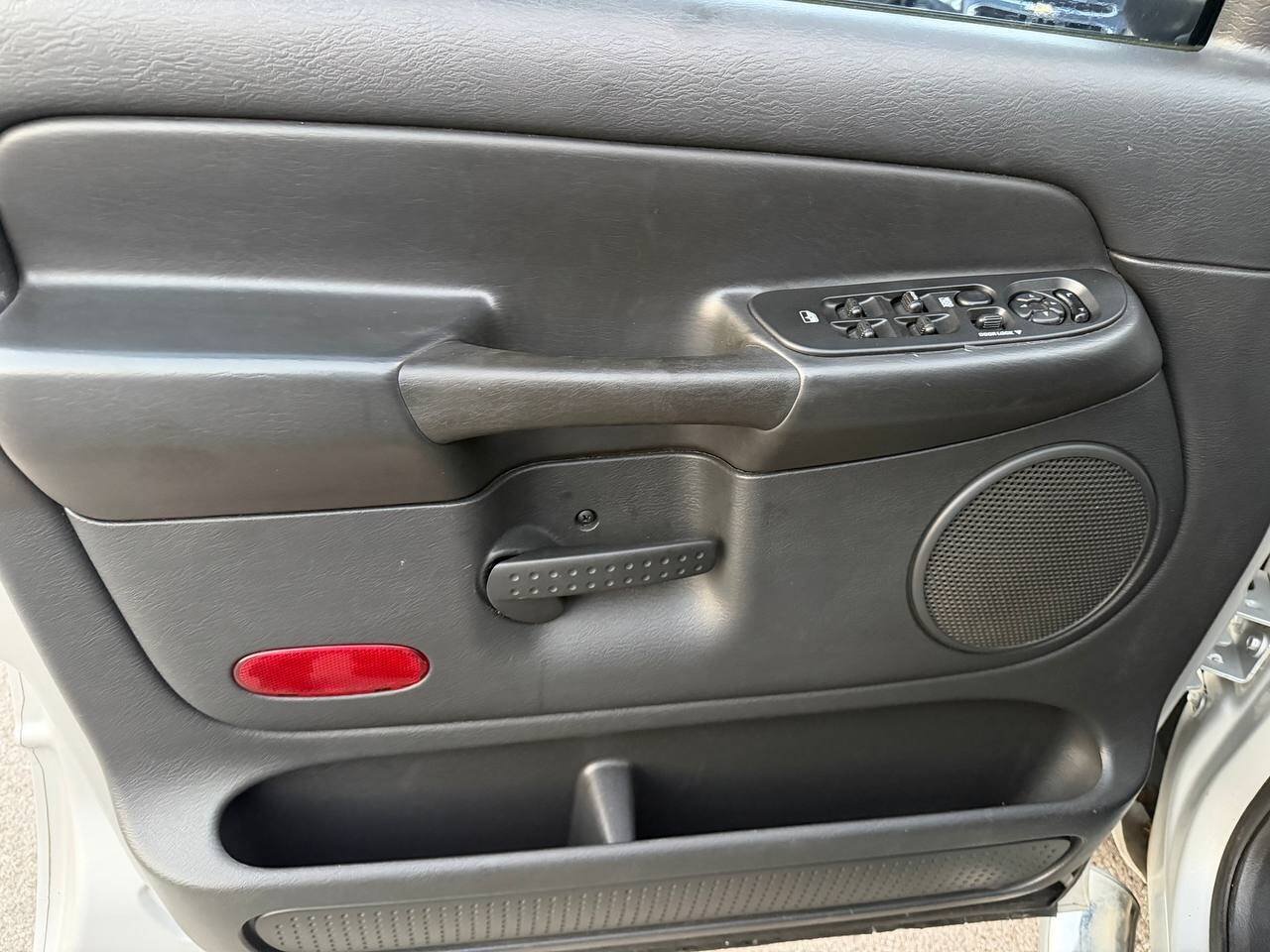 Used 2005 Dodge Ram 1500 Truck SLT RWD image 15