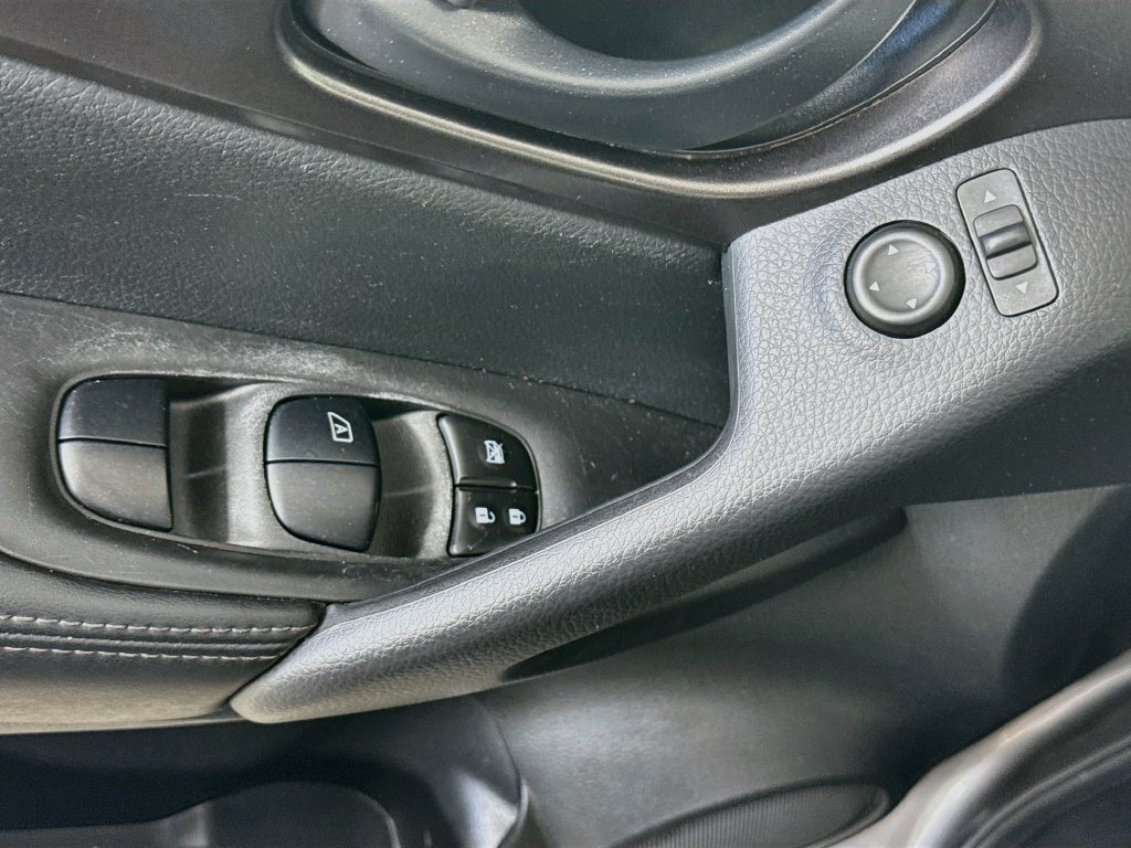 Used 2020 Nissan Rogue Sport S FWD image 22