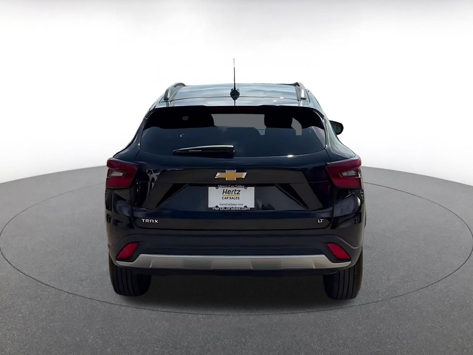 Used 2025 Chevrolet Trax LT FWD image 10