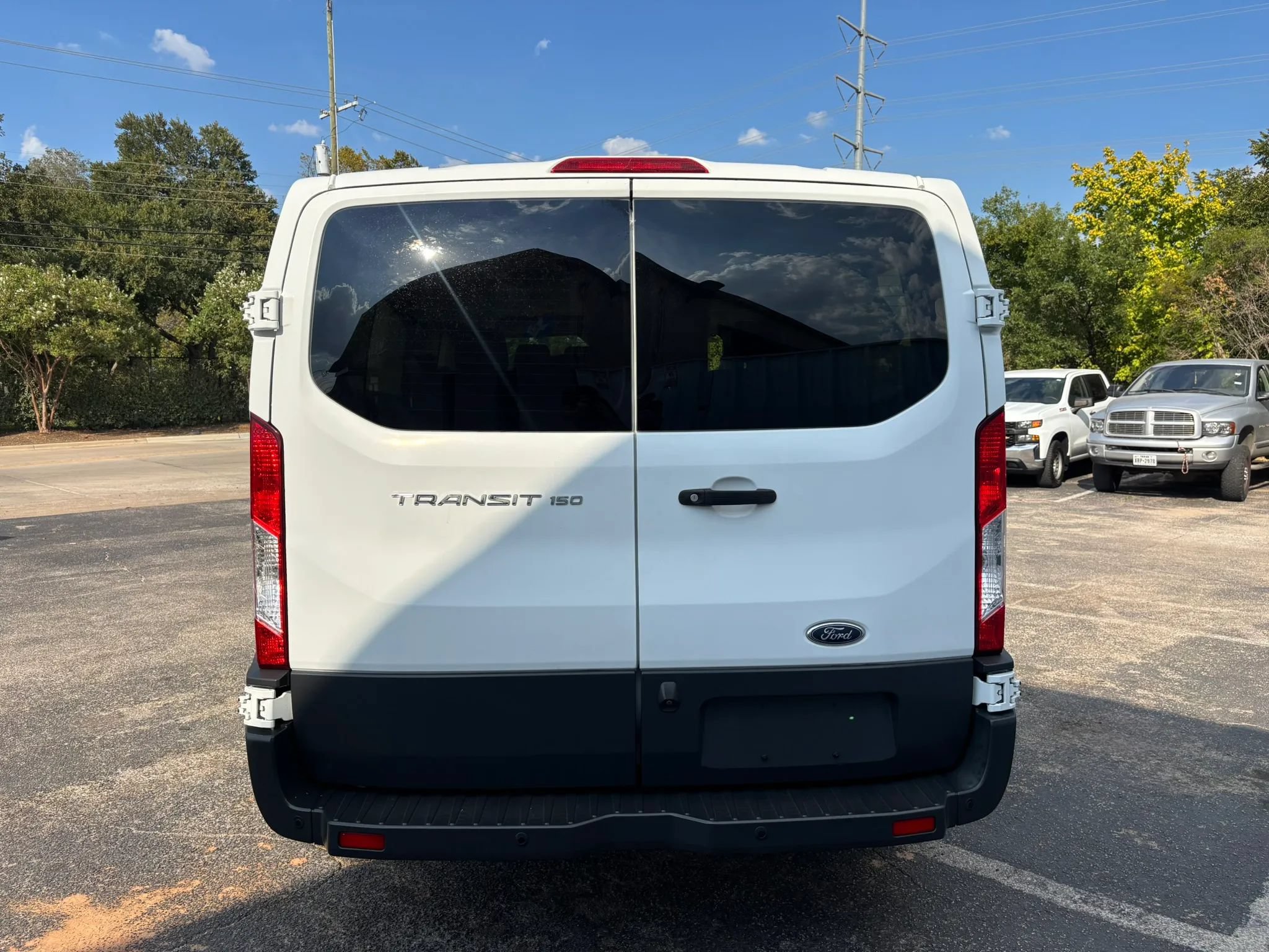Used 2018 Ford Transit 150 XL RWD image 4