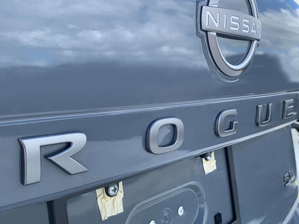 New 2025 Nissan Rogue SL image 11