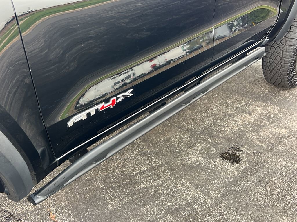 Used 2023 GMC Canyon AT4X image 9