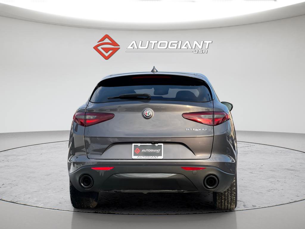 Used 2023 Alfa Romeo Stelvio Sprint RWD image 6