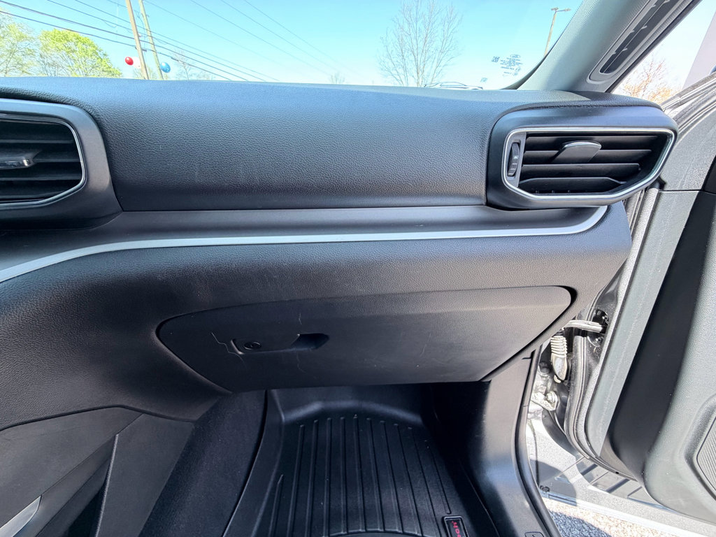 Used 2021 Ford Explorer XLT w/ Equipment Group 202A image 19