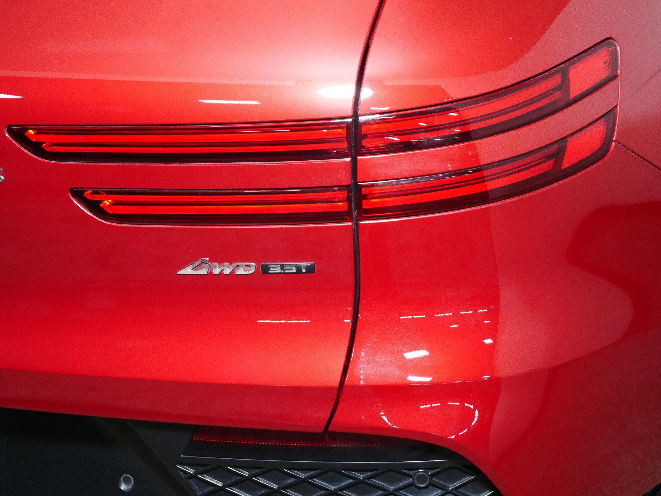 Used 2023 Genesis GV70 3.5T Sport w/ Sport Prestige Package image 17