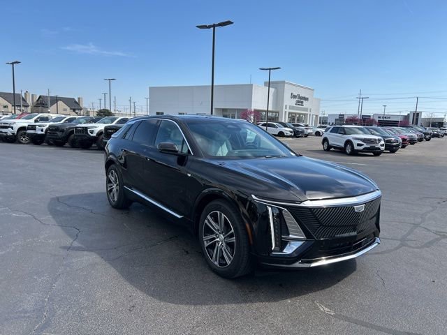 Used 2024 Cadillac Lyriq Luxury w/ LPO, Floor Liner Package image 4