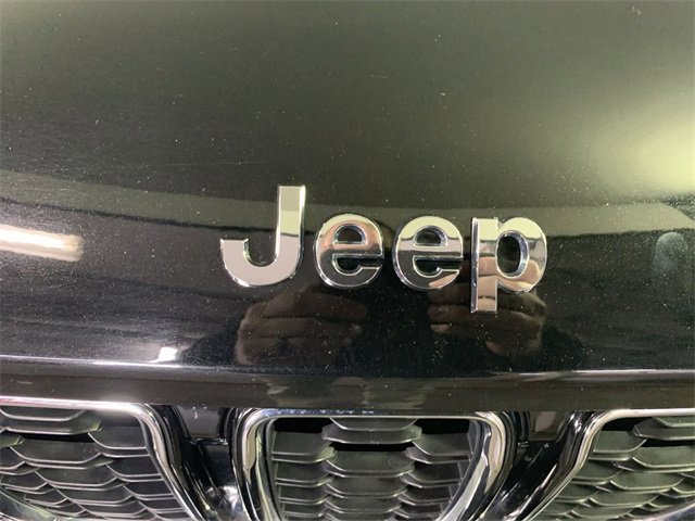 Used 2023 Jeep Grand Cherokee Limited image 30