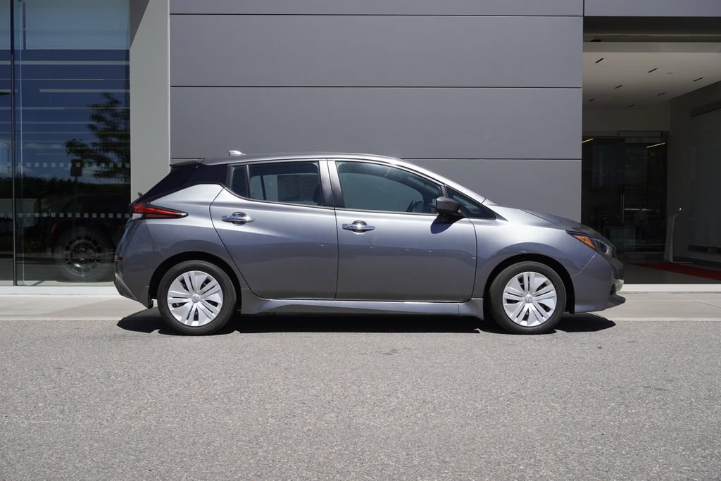 Used 2025 Nissan Leaf S FWD image 7