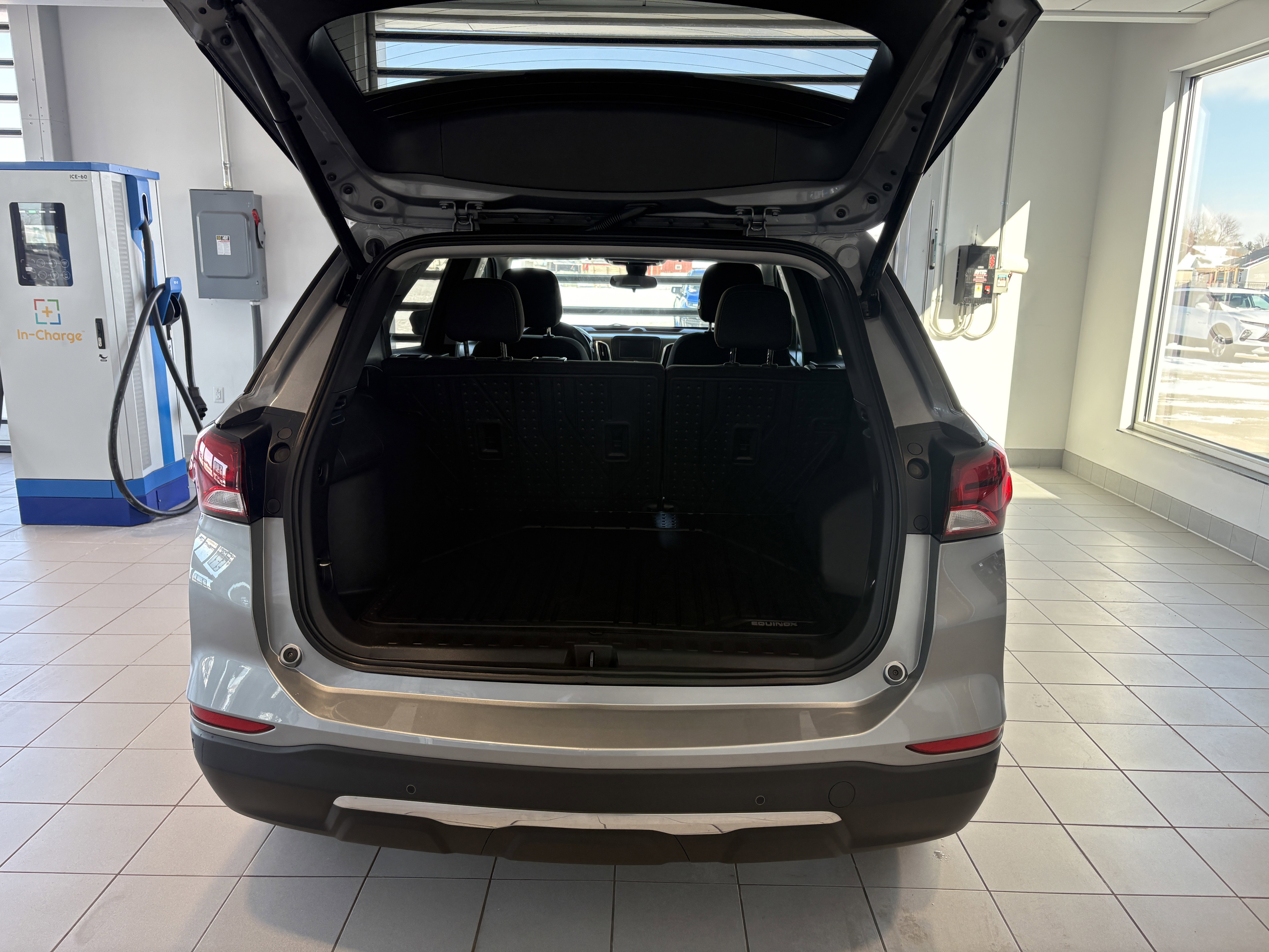 Used 2024 Chevrolet Equinox LT w/ LPO, Floor Liner Package image 5