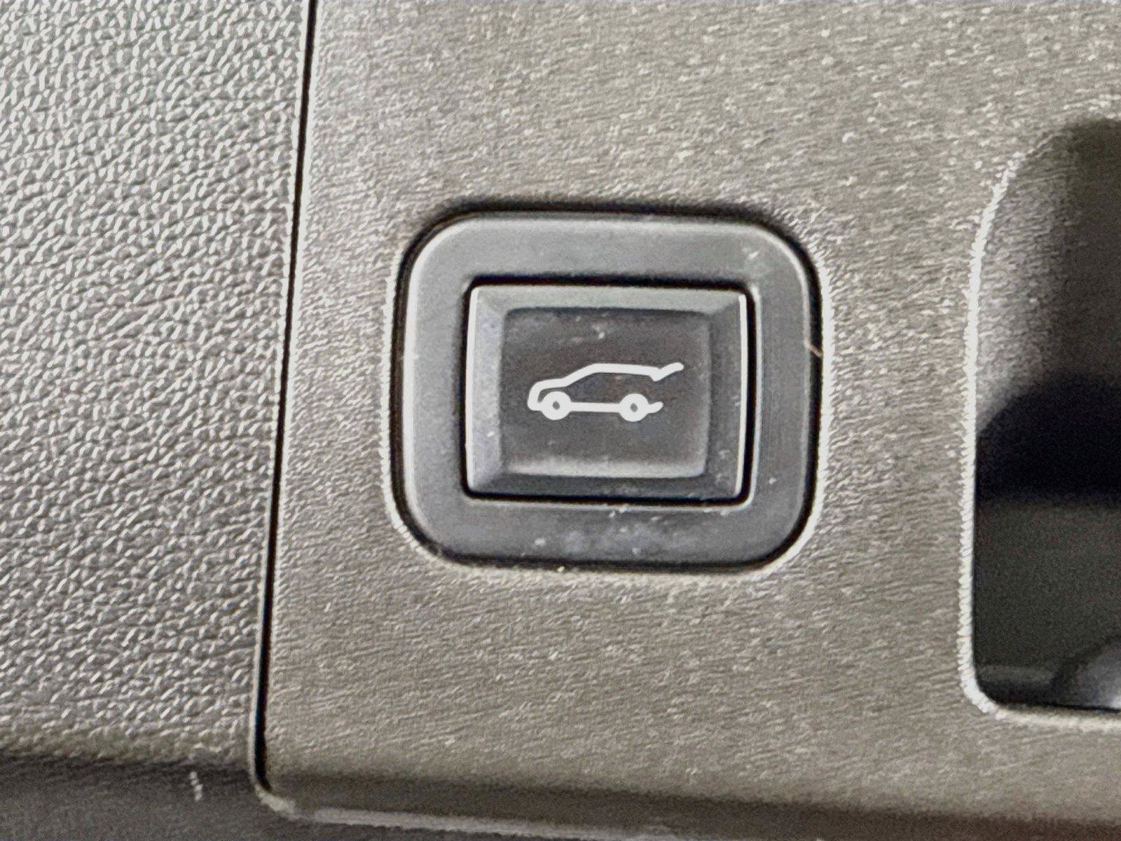 Used 2023 Cadillac XT4 Premium Luxury FWD image 29