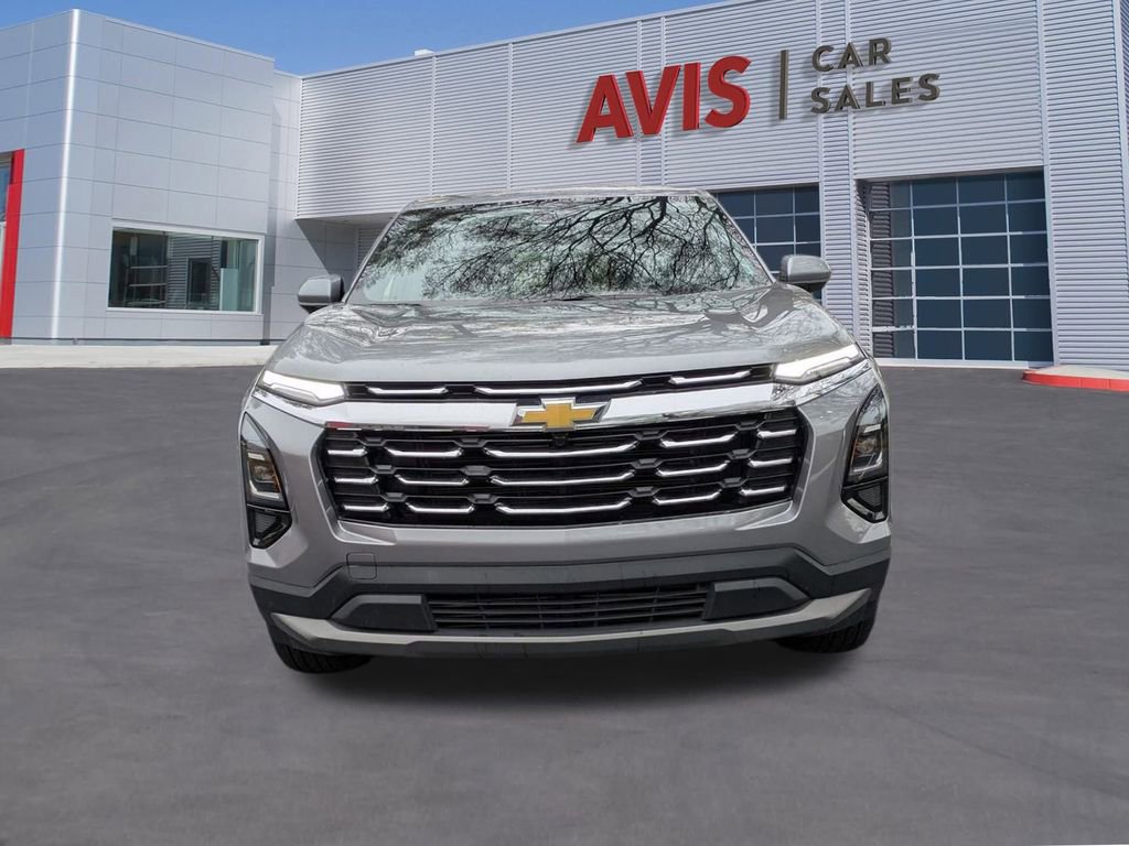Used 2025 Chevrolet Equinox LT image 2