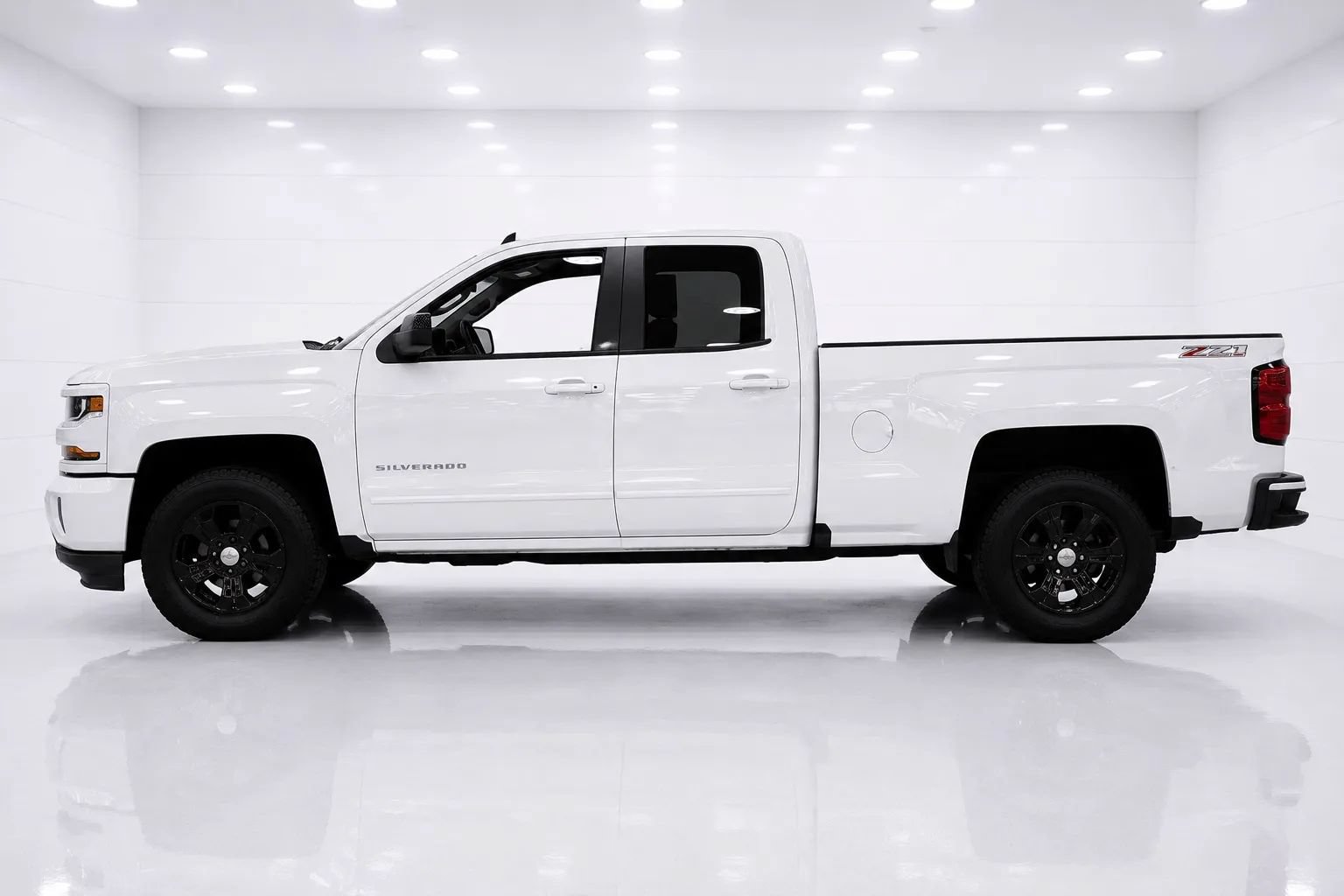 Used 2019 Chevrolet Silverado 1500 LT w/ All Star Edition AWD/4WD image 2