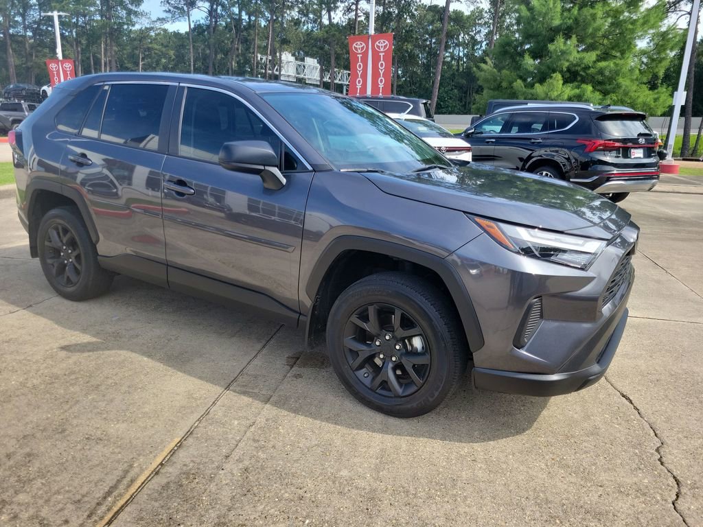 Used 2024 Toyota RAV4 LE FWD image 8