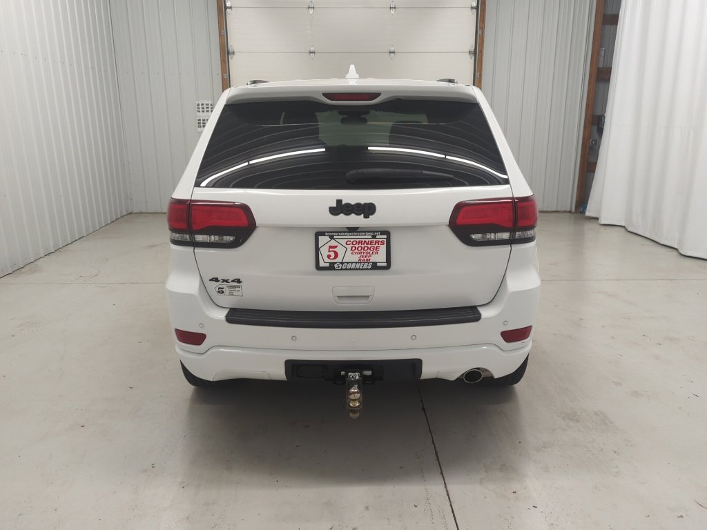 Used 2021 Jeep Grand Cherokee Laredo X AWD/4WD image 3