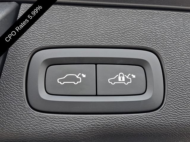 Certified 2023 Volvo XC60 B5 Plus w/ Climate Package AWD/4WD image 32