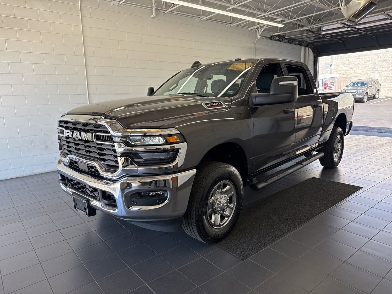 Used 2025 RAM 2500 Tradesman AWD/4WD image 4